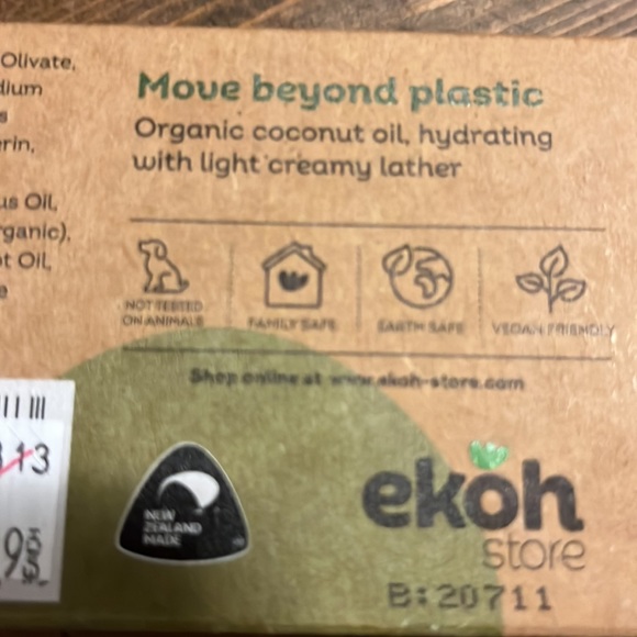 Coconut – Ginger & Lime ekoh 7oz creamy body bar cleanser - Picture 2 of 4